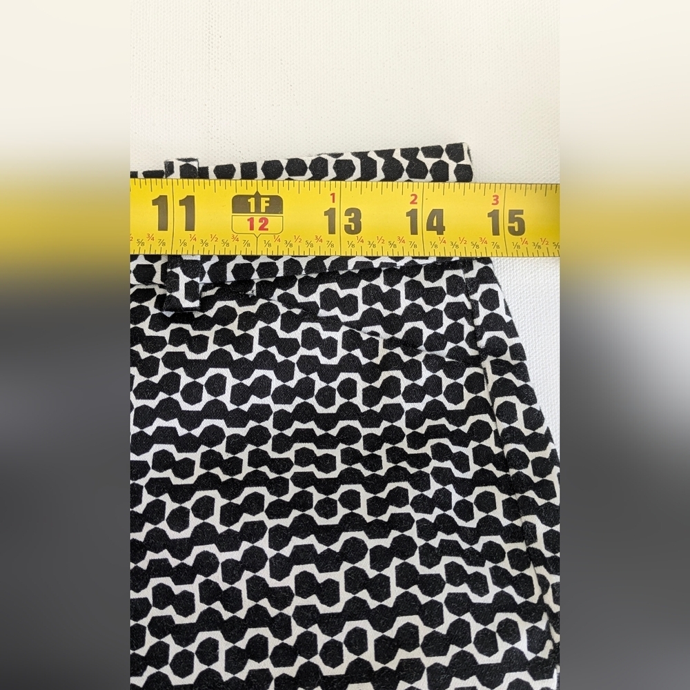 Calvin Klein EUC Stretchy Pants Women’s Sz 0 Black and White Geometric Slacks - Picture 8 of 11